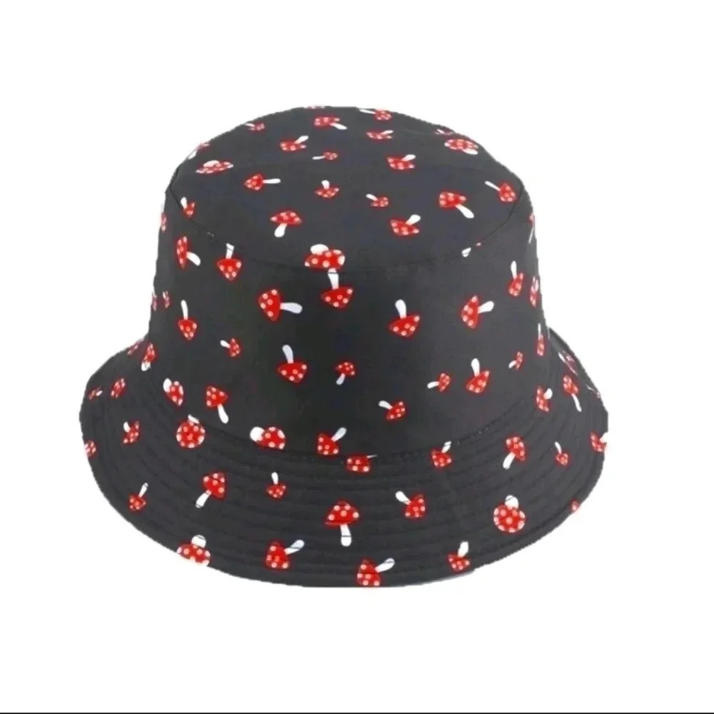 Black and red reversible bucket hat sunhat mushroom 🍄 cottage core floral women